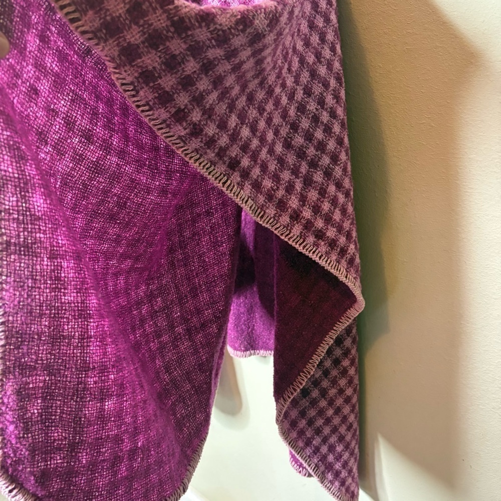 Boyne Valley Weavers Irish Checkered Poncho One Size - Picture 3 of 6